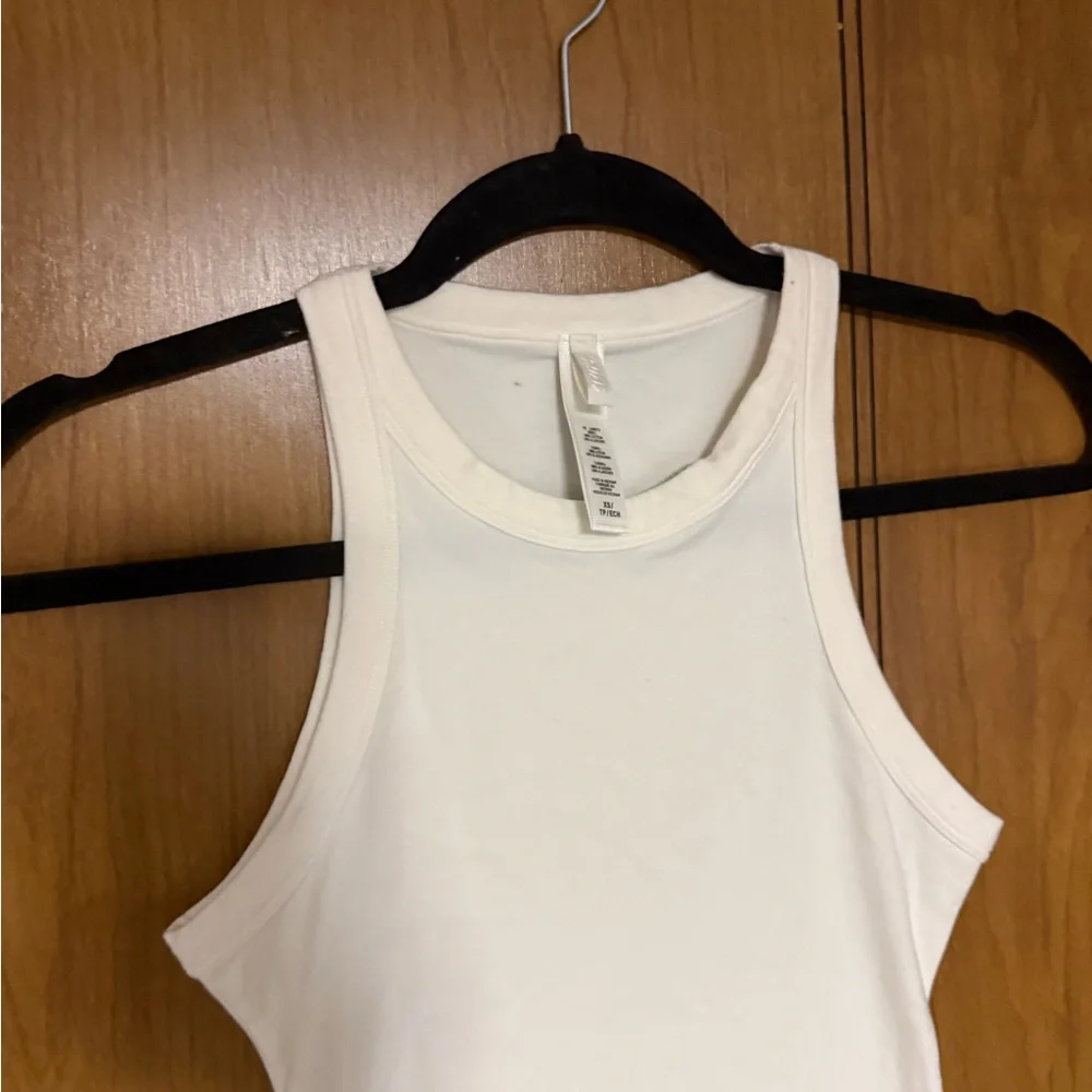 Skims Crew Neck Tank Top Retail $40 Marble